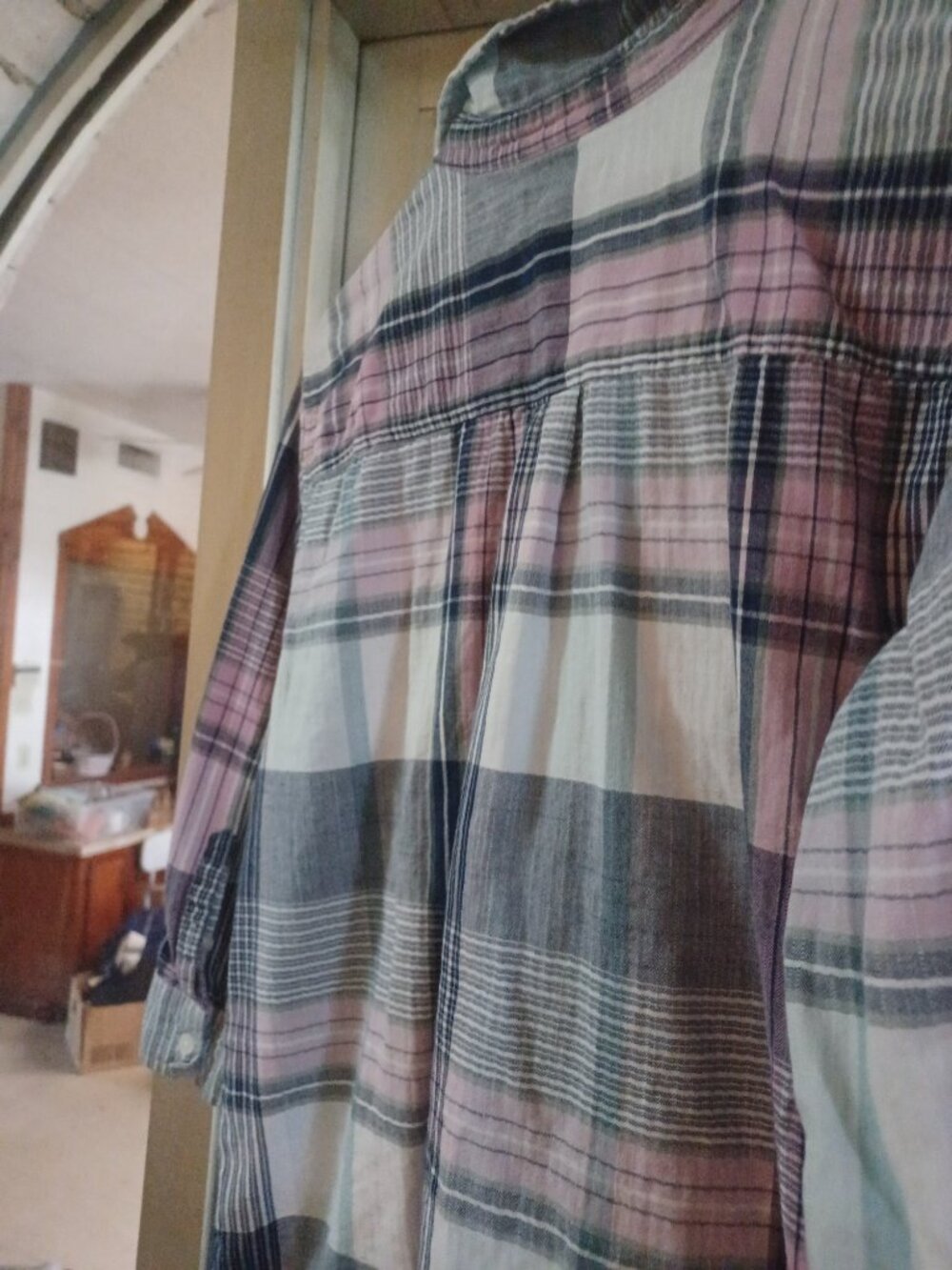 Croft & Barrow Women's Button-Up Blouse PL Blue & Pink Plaid - Picture 2 of 6